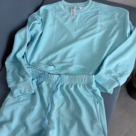 ALO Yoga | Tops | Alo Yoga Yoga Pink Casual Athleisure 2piece Outfit ...